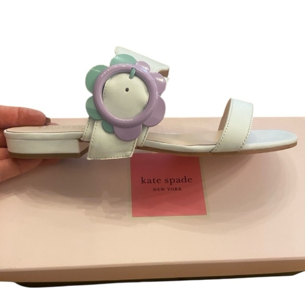 Kate Spade Women’s Sandals Fabi White Leather Flower New Size 9